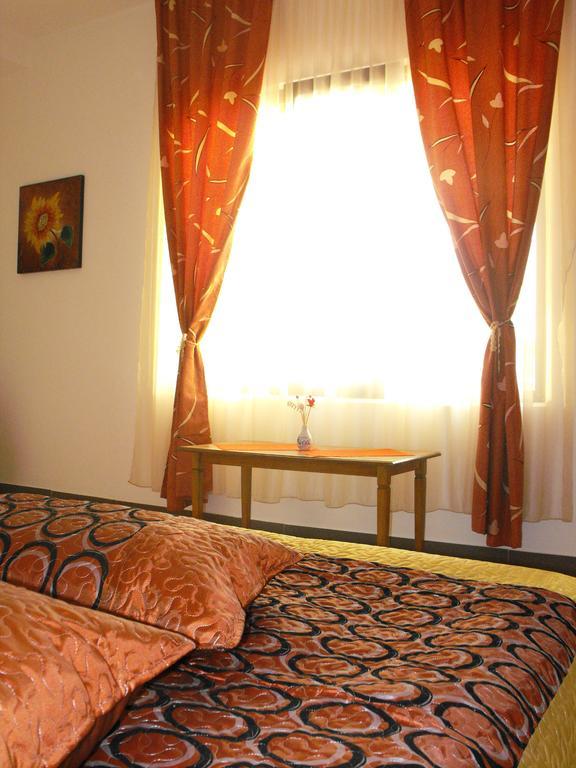 Casa Rustica Hotel Focşani Cameră foto